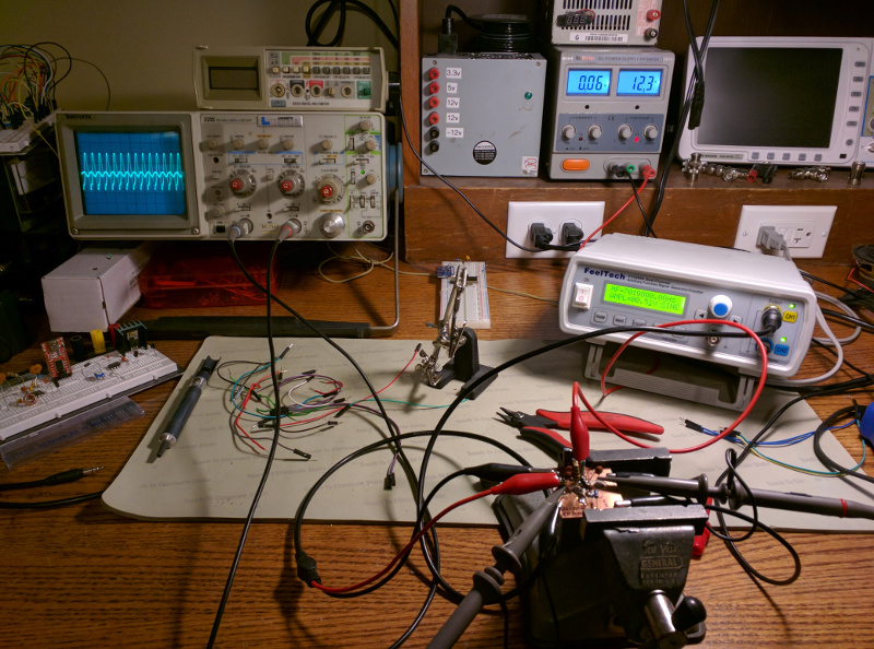 rf_amp_setup_1_web.jpg /images/rf_amp_setup_1_web.jpg